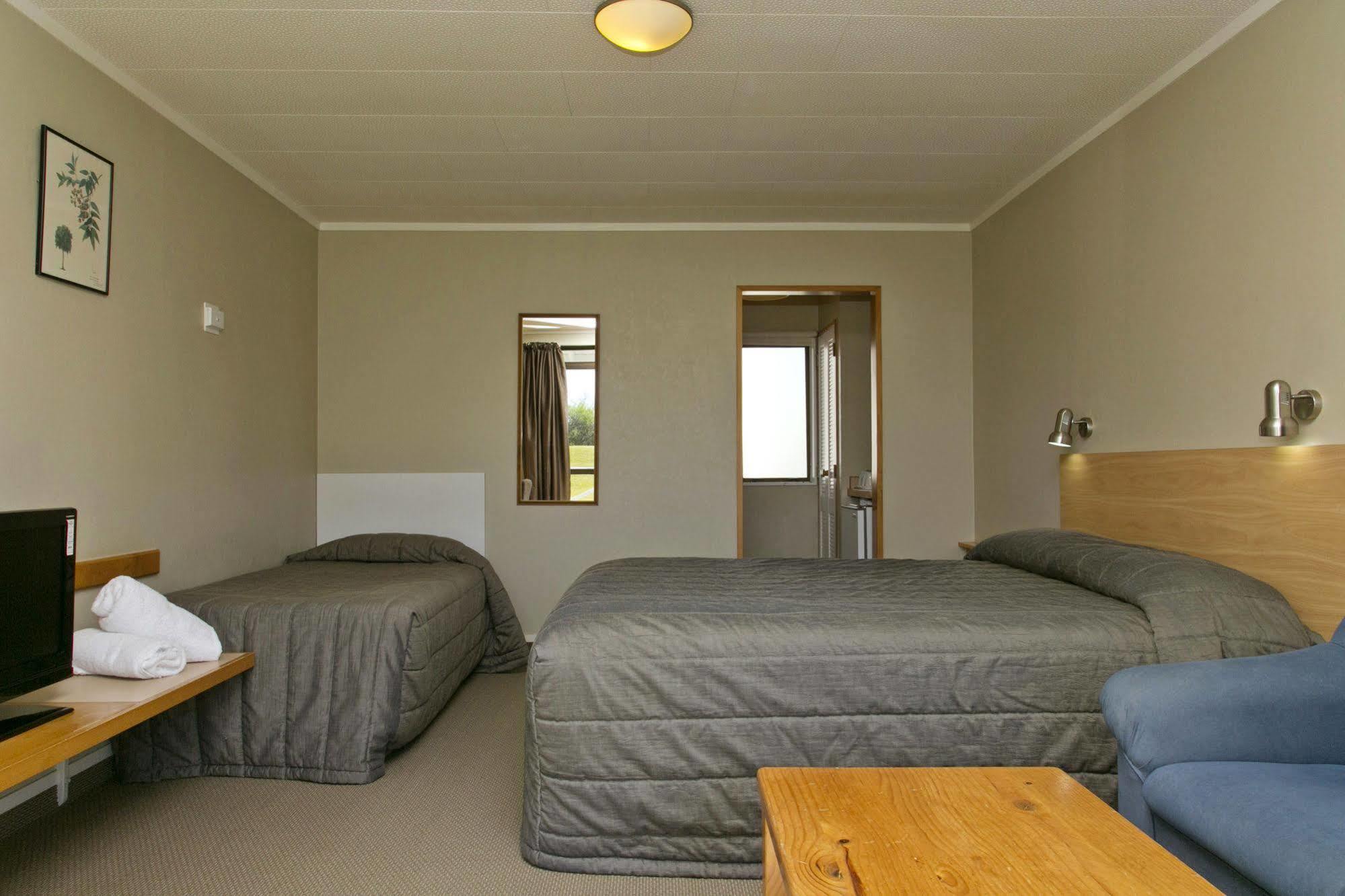 Turangi Bridge Motel Bagian luar foto