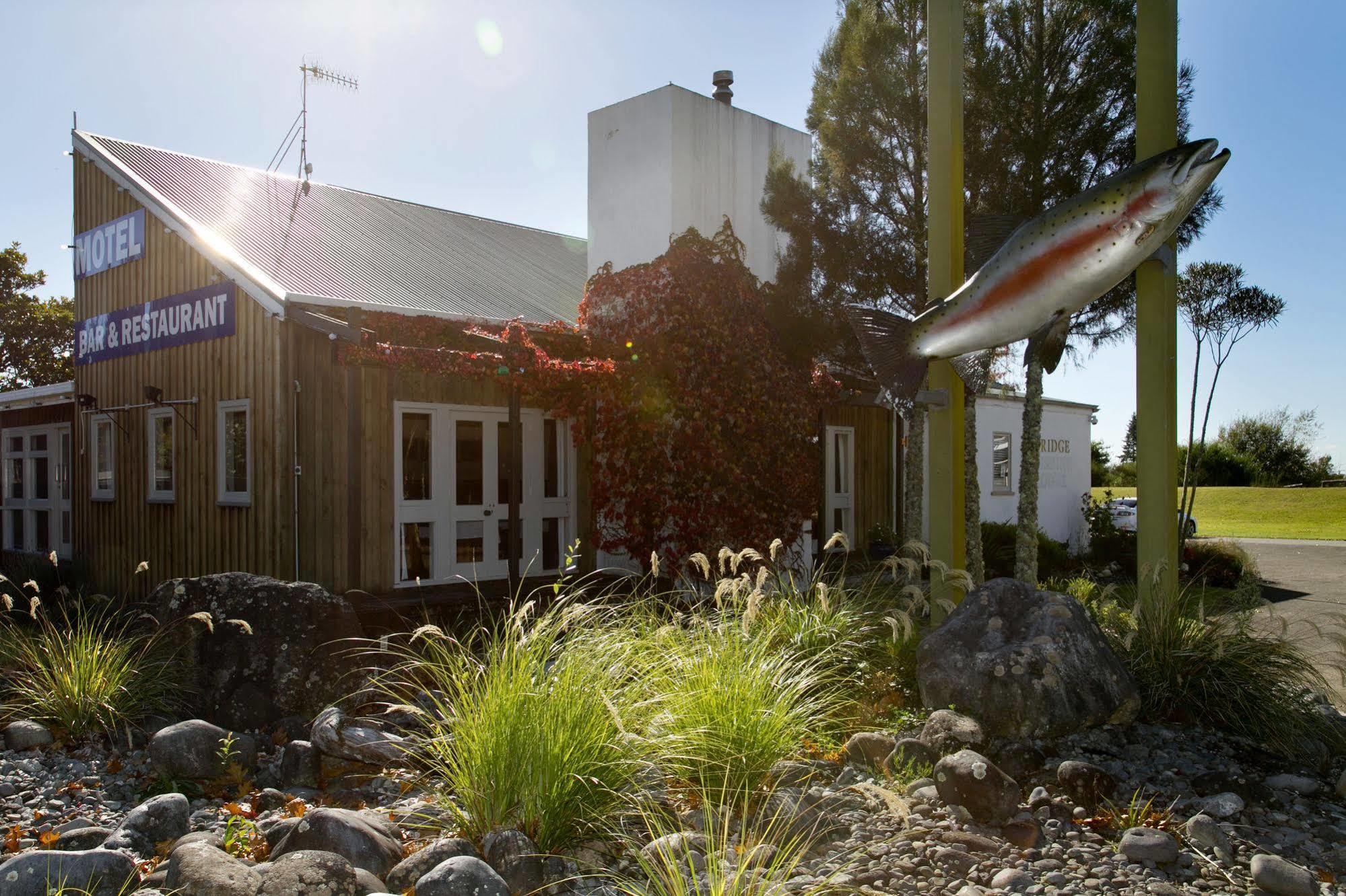 Turangi Bridge Motel Bagian luar foto